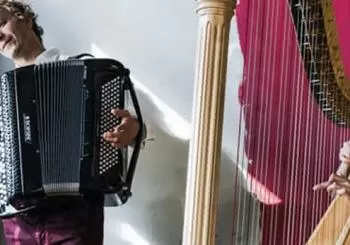 Oxímoron -Mundo de cuento en un espejo en Berlín