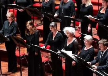 Coro de la Radio de los Países Bajos: Bruckner y Pärt en Amsterdam