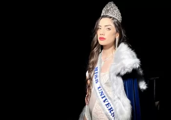 Juana Dolores 'Miss Universo' (Projeccó + col•loqui amb l’autora) en Olot