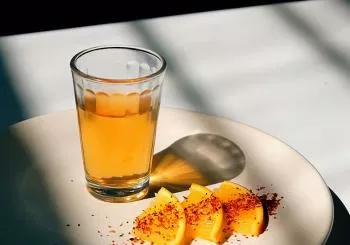 Cata de mezcal y tequila con degustación de tacos en VinoPremier en Madrid