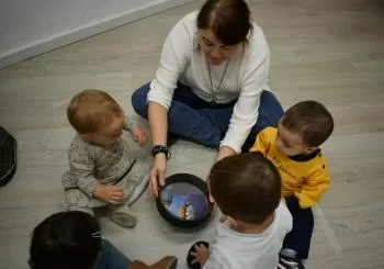 Clase de estimulación temprana en Pozuelo de Alarcón