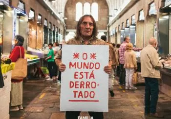 Familia Caamagno presenta: O mundo está derrotado en A Coruña