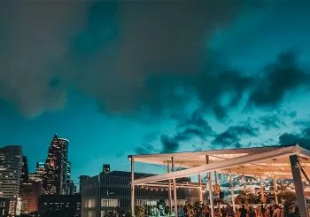 Selena, Gloria, J.Lo, & More: Latin Legends Under the Stars en Houston