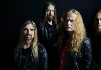 Megadeth: They Only Come Out at Night Live at Budokan en Online