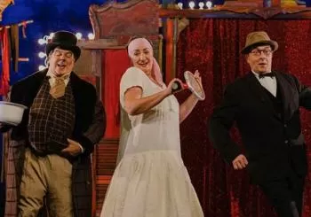 O PORCO DE PÉ de Producións Teatrais Excéntricas en Noia