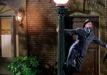 SACO 9 - CANTANDO BAJO LA LLUVIA POR OVIEDO FILARMONÍA en ASTURIAS