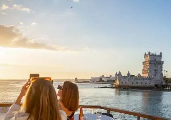 Tágides Promenade: cruzeiro pelo Tejo com oferta de bebida en Lisbon