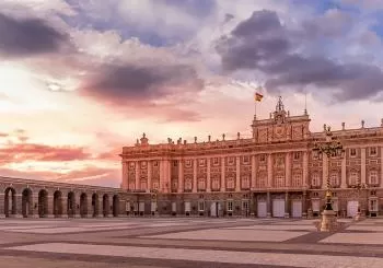 Visita guiada al Palacio Real y la Catedral de la Almudena en Madrid