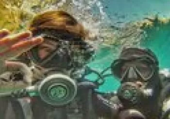 Bautizo de buceo en el Parque Natural del Montgrí en Girona