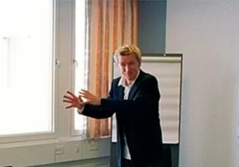 FILMOTECA · LARS VON TRIER · EL JEFE DE TODO ESTO / Direktøren for det hele en Sevilla