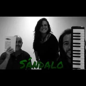Sesión de cuentos y música. Sándalo y Rapsodia.