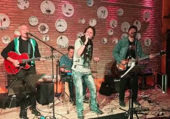 BAJOCUERDA en Sevilla