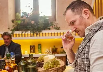 Destilería DYC: visita guiada con cata de whisky en Madrid