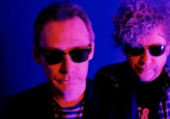 The Jesus and Mary Chain Play 'darklands' en Glasgow