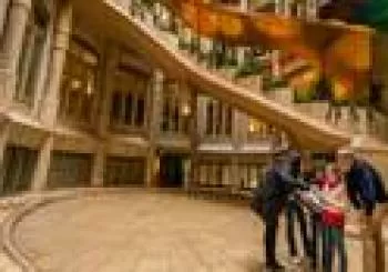 La Pedrera - Indiana Stones: ¡Exploremos! - Taller Familiar Barcelona
