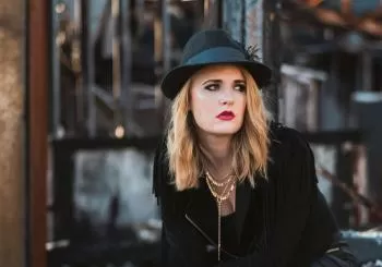 Elles Bailey en Nottingham