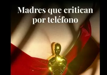 Madres que critican por teléfono en Madrid