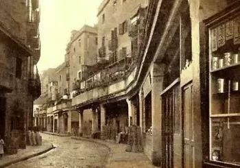 Ruta, misterios, leyendas y fantasmas de Barcelona (en Español )