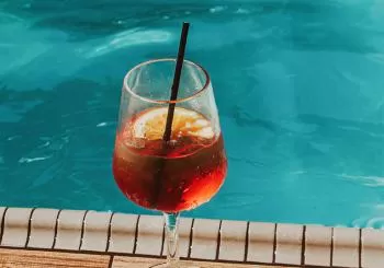 Sunday Funday Pool Party at Marina del Rey Hotel en Los Angeles