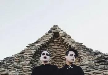 Twin Tribes en Brooklyn