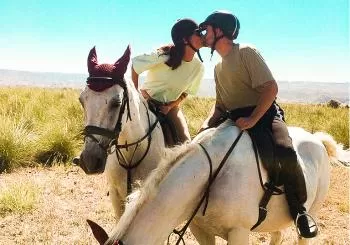Ruta nocturna a caballo y cena campera para dos en Madrid