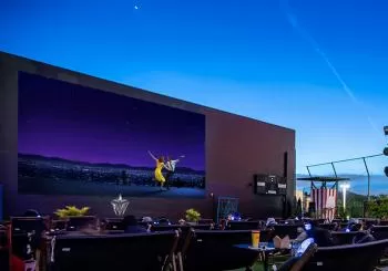 Rooftop Movies at The Montalban Presents: La La Land en Los Angeles