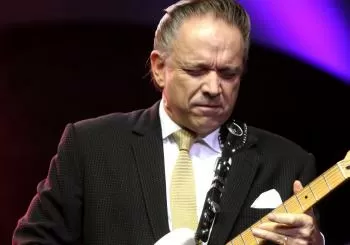 Jimmie Vaughan & The Tilt-A-Whirl Band en Memphis