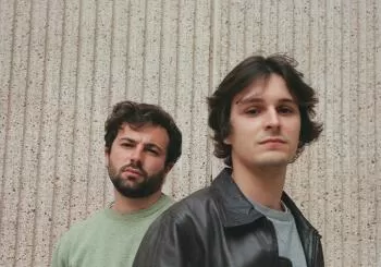 Concierto de Besmaya, copa y tapa en Atenas Playa en Cadiz