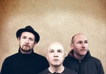 Entradas McGoldrick McCusker and Doyle en The Live RoomCaroline Social Club