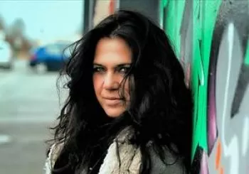 Entradas Sari Schorr The Crown en Crown Hotel Ballroom