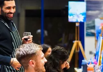 Art&Wine: pinta un cuadro con una copa de vino en Madrid