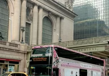 Tea Around Town: Afternoon Tea Bus Tour in NYC en New York