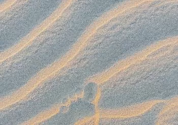 Igual que una huella en la arena de la playa en Gijón