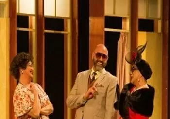 SURIPANTA TEATRO: ESPERANDO LA CARROZA en BURGOS