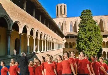 Concert solidari de les Corals del Conservatori de Sant Cugat a l'Església del Monestir de Pedralbes, a favor de Mans Unides en Barcelona