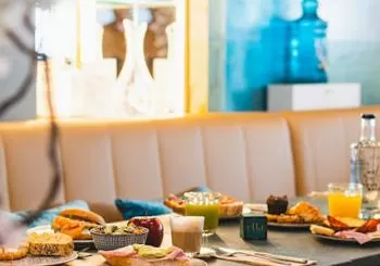 Brunch Halloween & DJ en Ella Sky Bar en Madrid