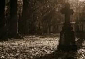 Mentalismo en el Cementerio Británico con Pablo Raijenstein en Madrid