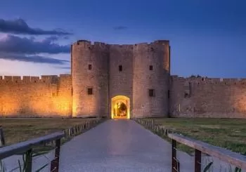 Tours et Remparts d'Aigues-Mortes en Montpellier