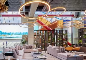 Comida de San Esteban + alojamiento + desayuno para 2 en Hyatt Regency Barcelona Tower