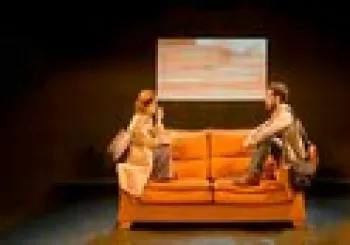Sofá y dos cuerpos. Doble Sentido Producciones. Comedia dramática en Zaragoza