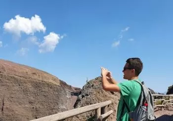 Monte Vesuvio: Salta la Coda con Tour Guidato e Trasporto da Pompei en Naples
