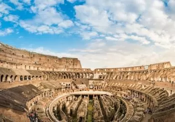 Accesso Prioritario al Colosseo e Tour a Piedi di Roma