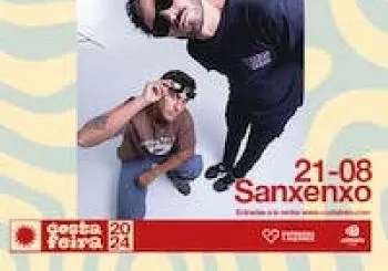 TABURETE EN COSTA FEIRA 2024 en Sanxenxo