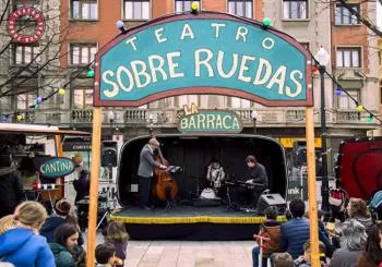 TEATRO SOBRE RUEDAS (Plaza Adolfo Marsillachd) - Parla en MADRID