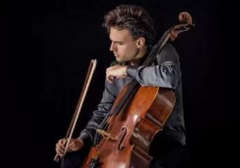 Leonard Elschenbroich toca las Variaciones Rococó con la Orquesta de Cámara de los Países Bajos en Amsterdam