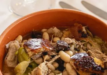 Leitão à Bairrada com bebida no Eliseu dos Leitões en Lisbon