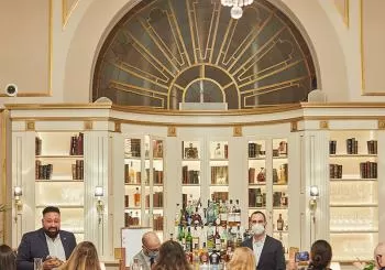 Art & Drinks: taller de ilustración y cócteles en el Hotel El Palace Barcelona