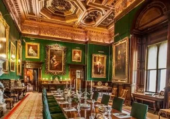 Alnwick Castle and Scottish Borders Tour including Castle Admission en Edinburgh