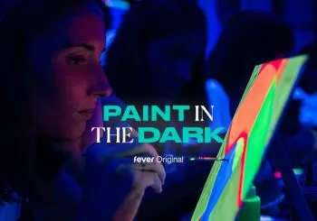Paint in the Dark: Sip & Paint Workshop in the Dark en Manchester