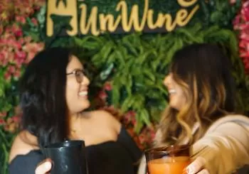 Mother's Day: Candle Making & Karaoke en New York